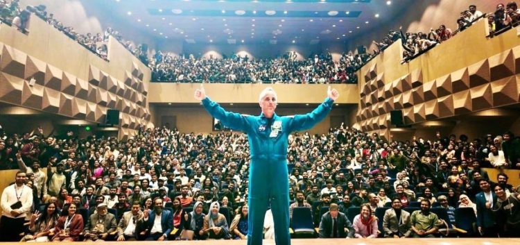 নাসার প্রধান মহাকাশচারী জোসেফ এম. আকাবার বাংলাদেশ সফর সফলভাবে শেষ